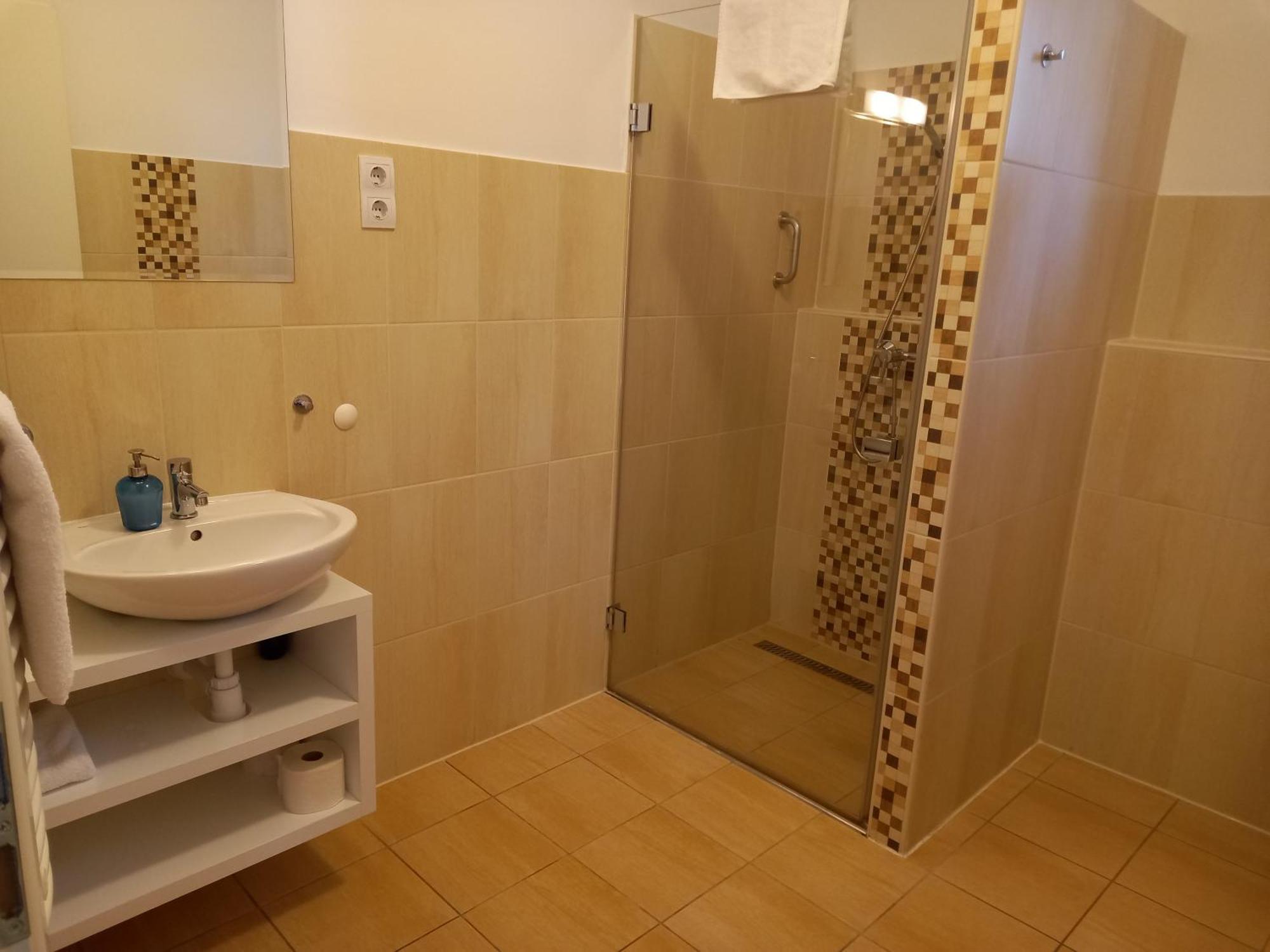 Orchidea Apartman Mosonmagyaróvár Eksteriør billede